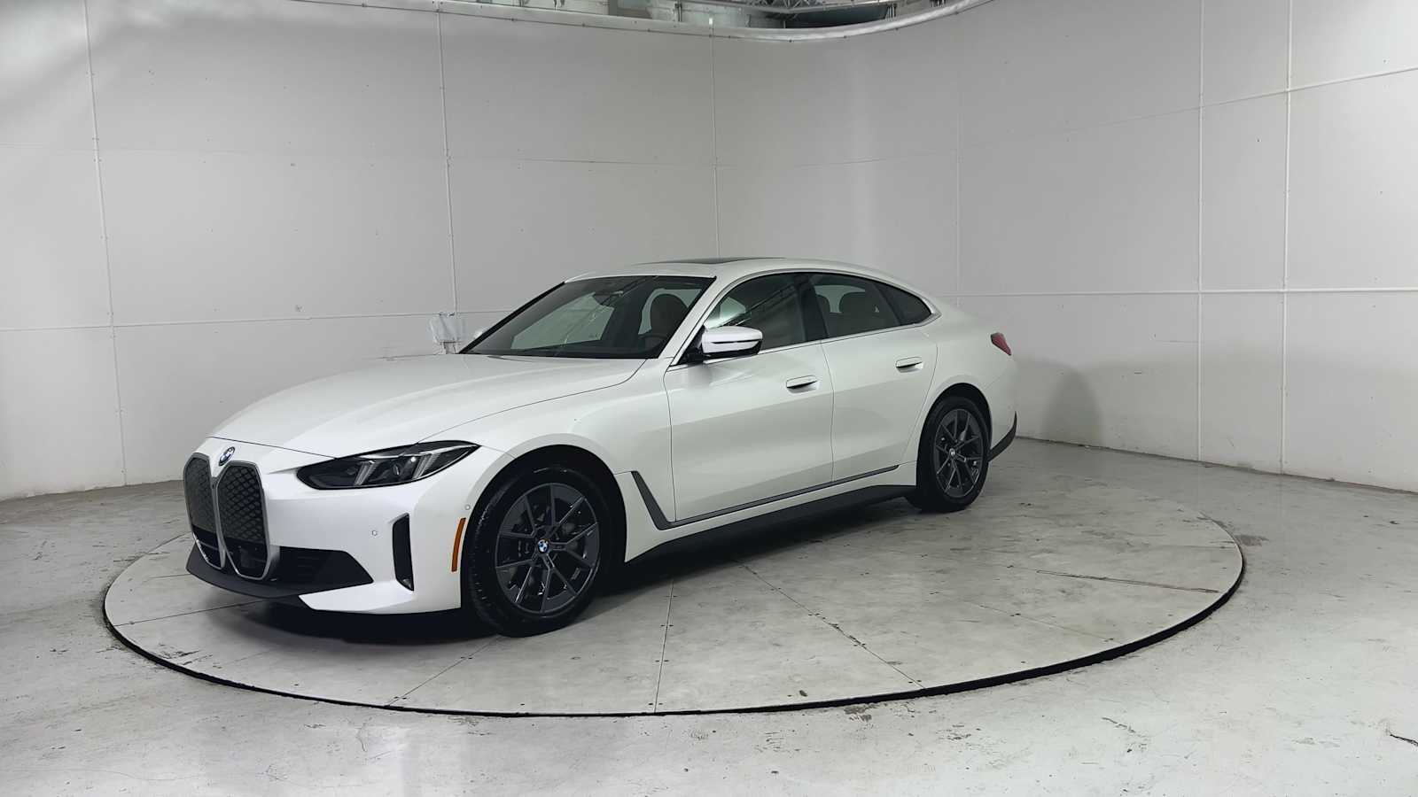 Thumbnail: 2025 BMW i4 - 6