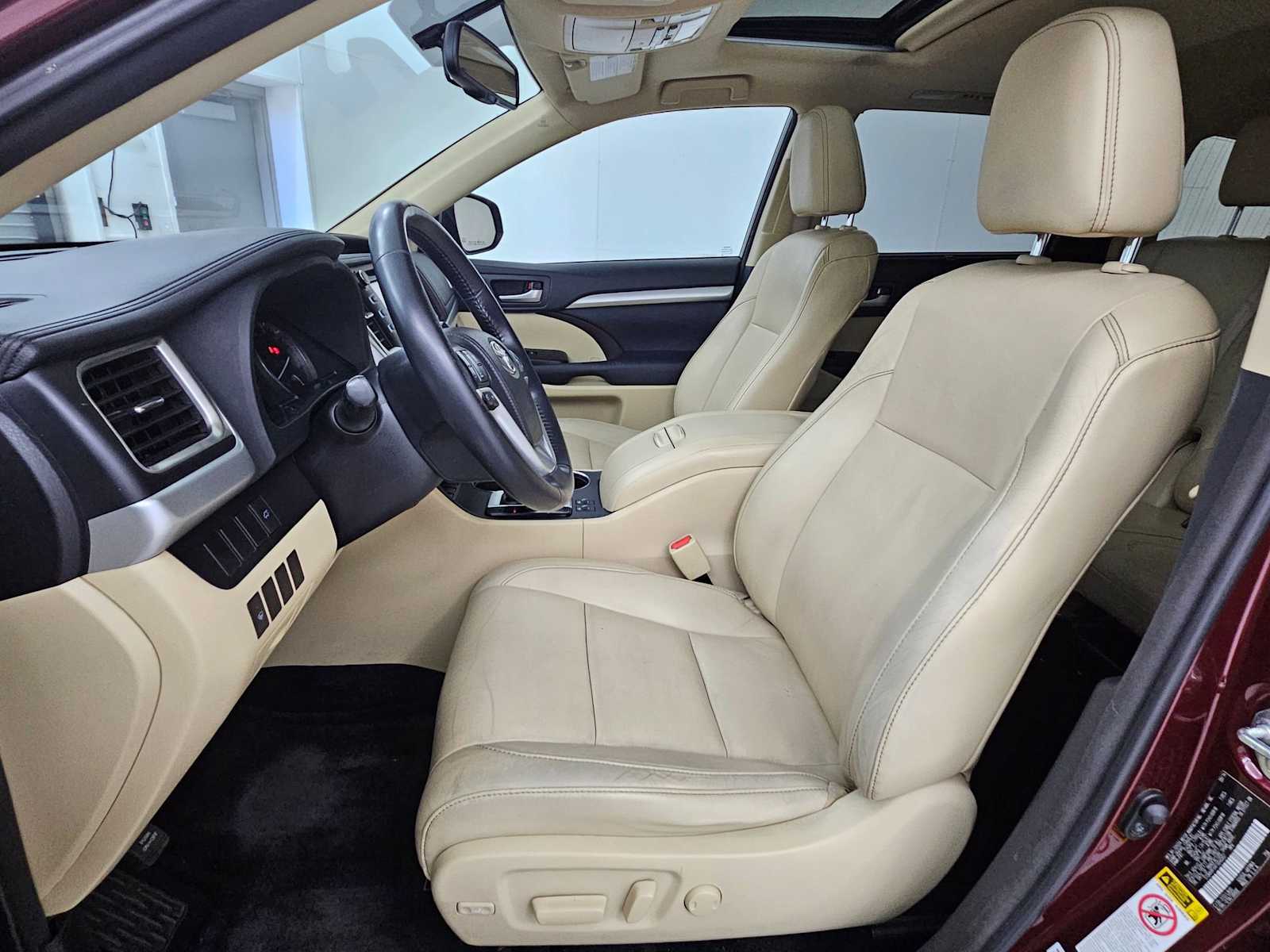 Thumbnail: 2015 Toyota Highlander - 13