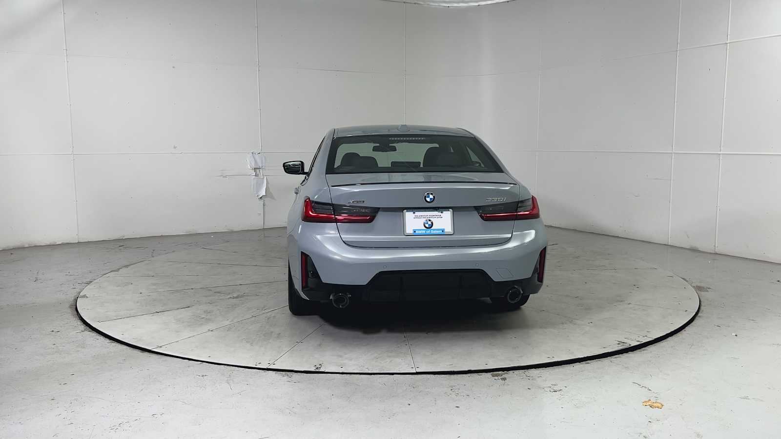 Thumbnail: 2026 BMW 3 Series - 3