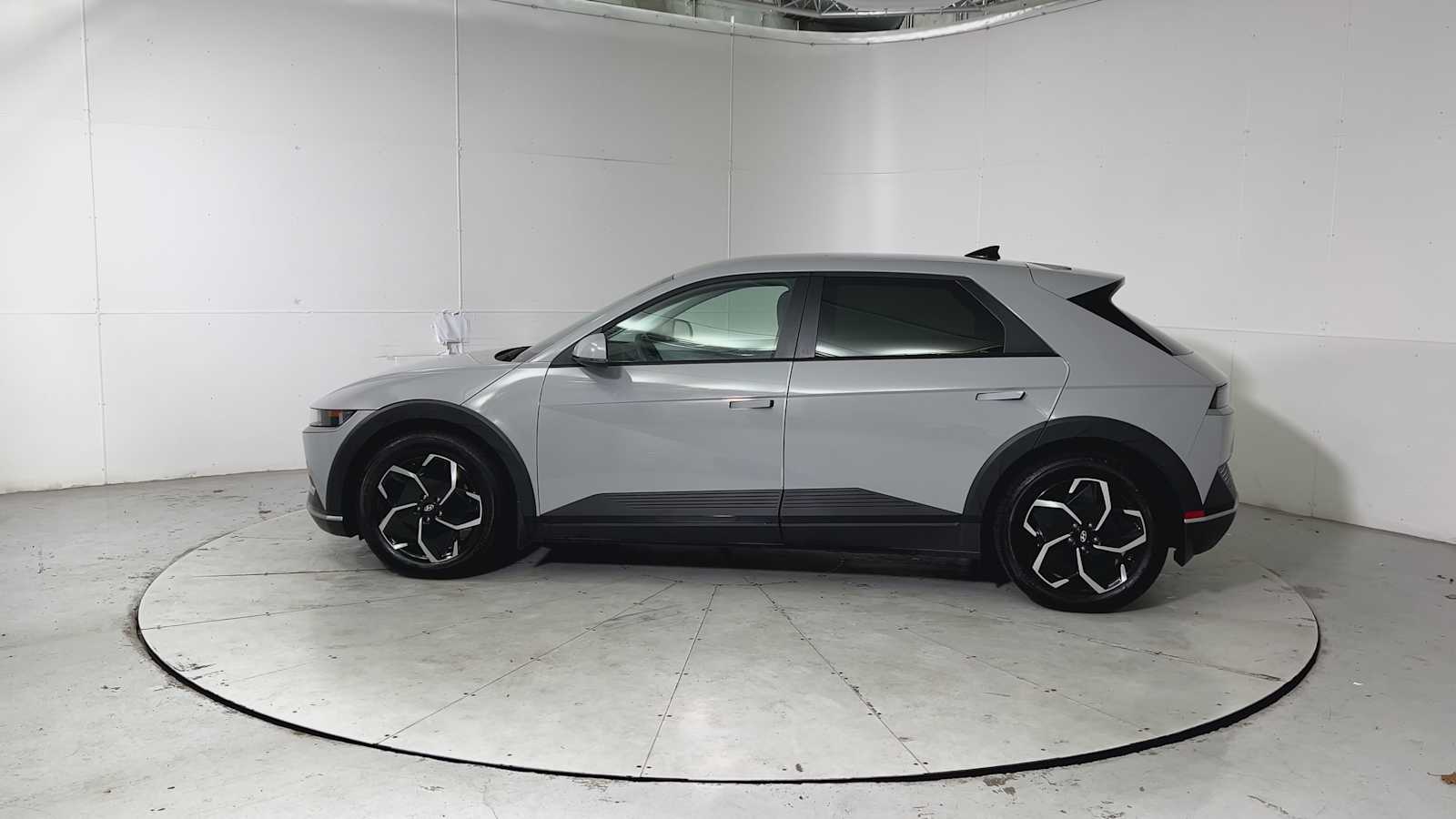 2023 Hyundai Ioniq 5 SE photo 4