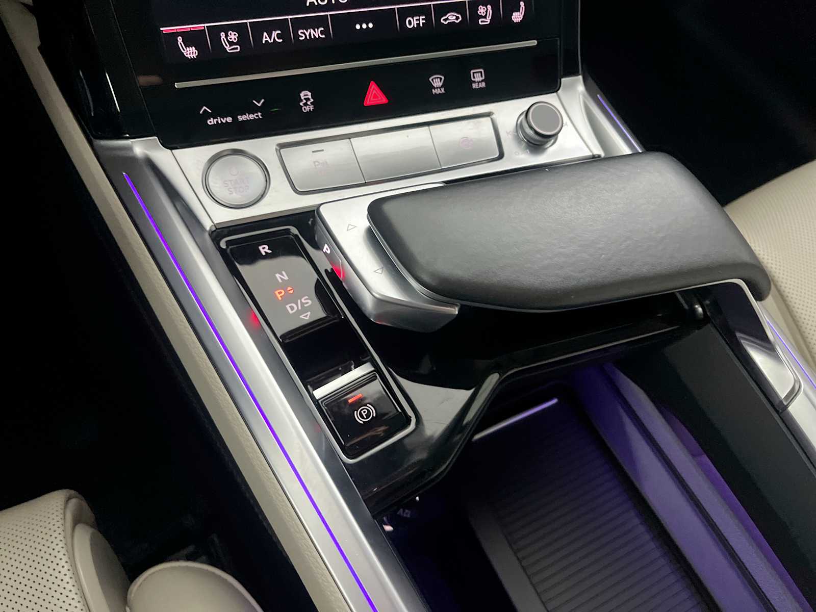 Thumbnail: 2019 Audi e-tron - 28