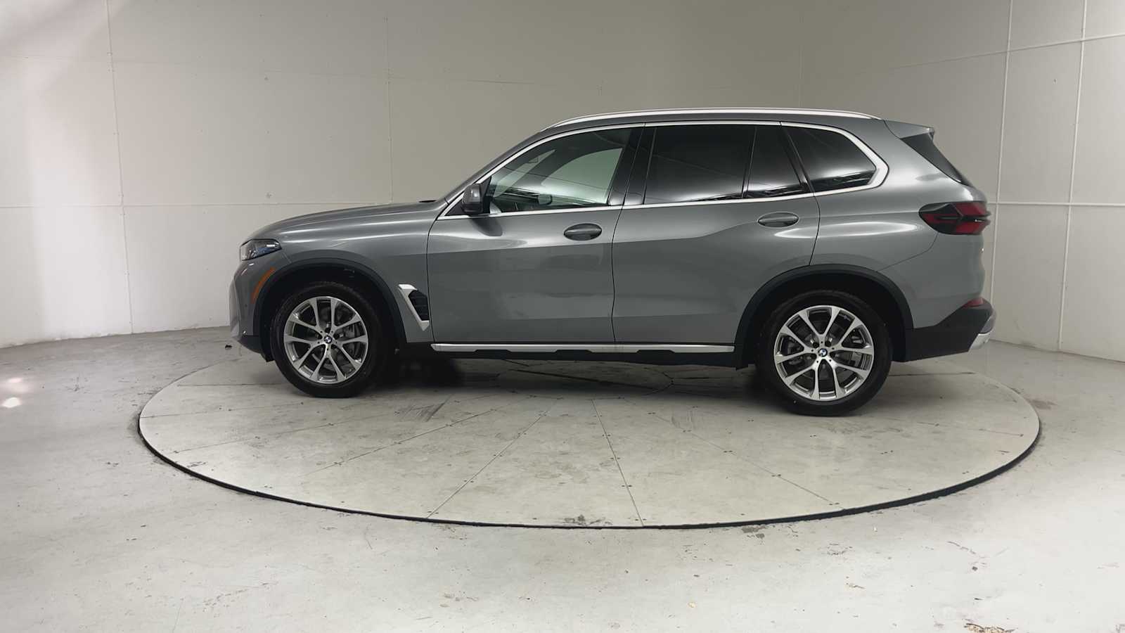 Thumbnail: 2026 BMW X5 - 5