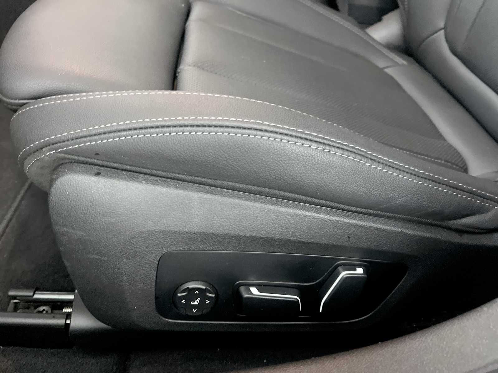 Thumbnail: 2025 BMW i4 - 14