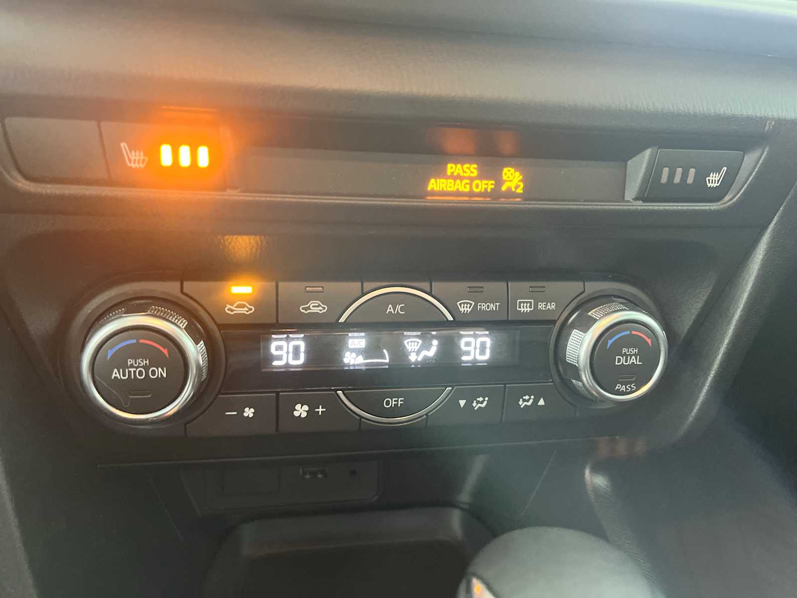 Thumbnail: 2018 Mazda Mazda3 - 16