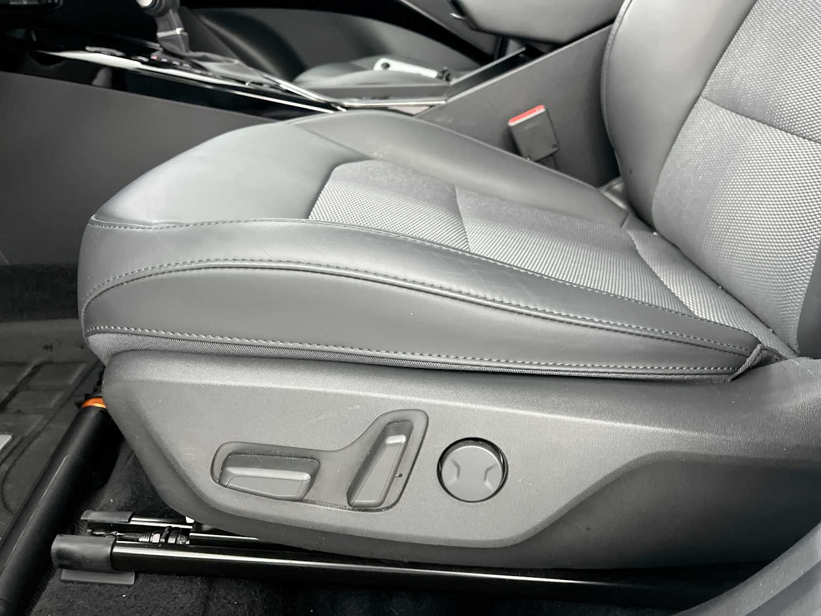 Thumbnail: 2025 Kia Niro - 14