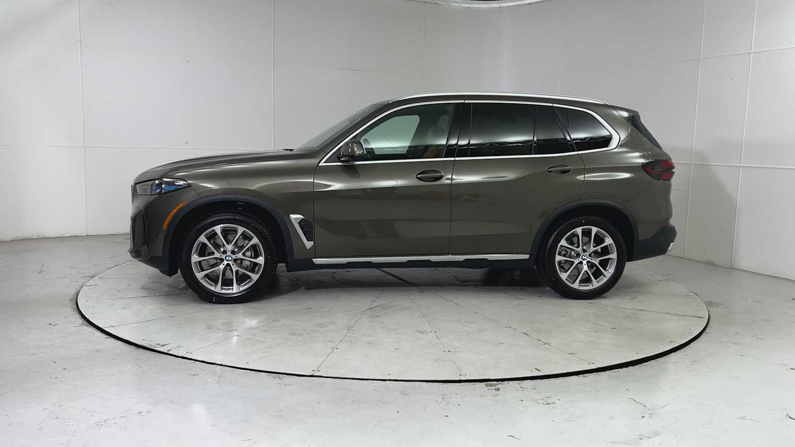 Thumbnail: 2026 BMW X5 - 5