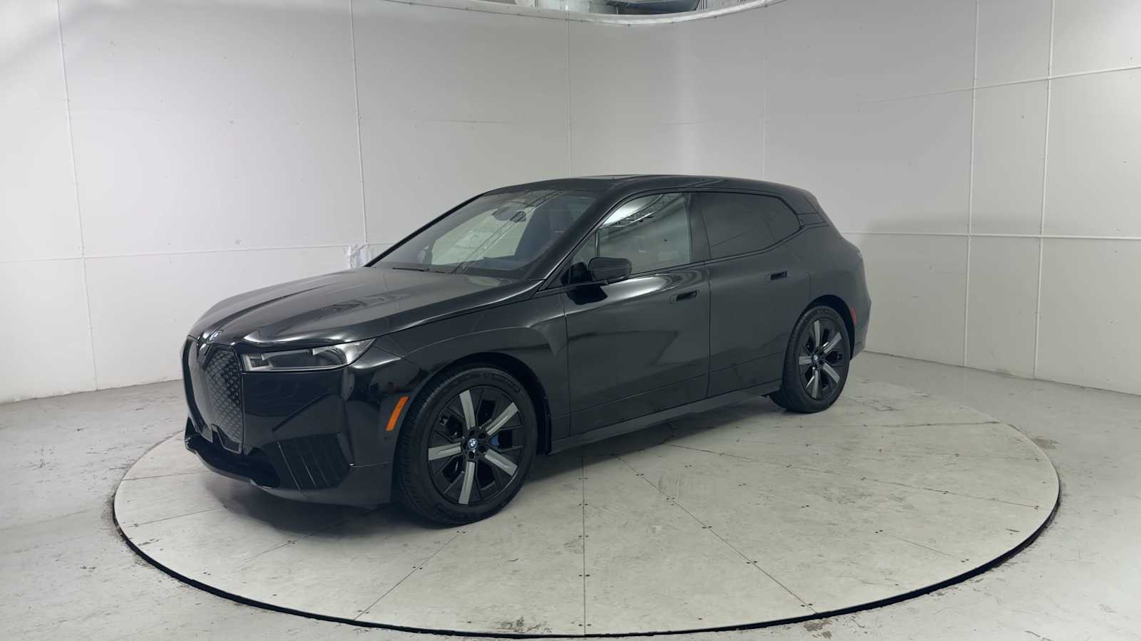 Thumbnail: 2023 BMW iX - 6