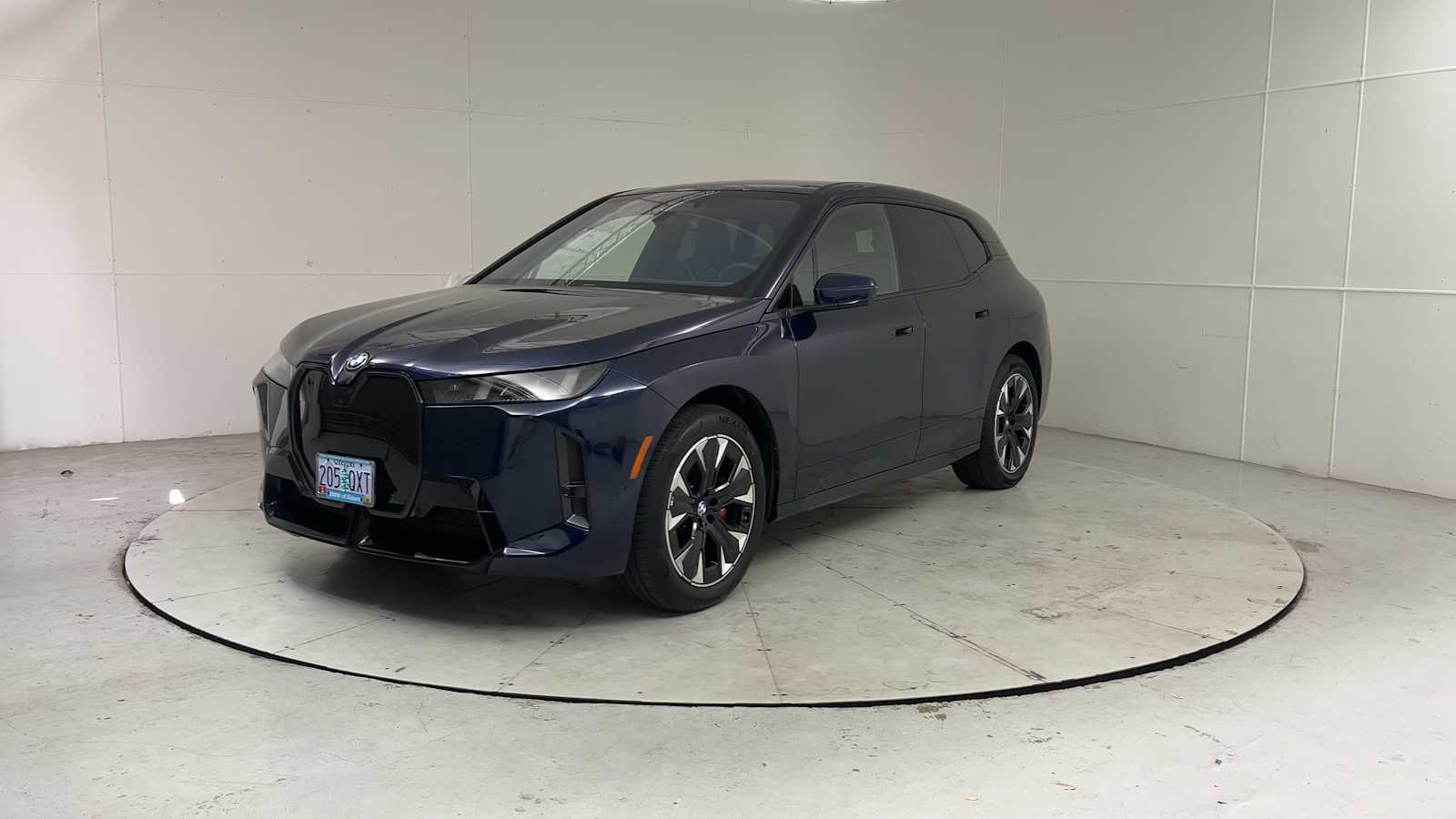 Thumbnail: 2026 BMW iX - 6