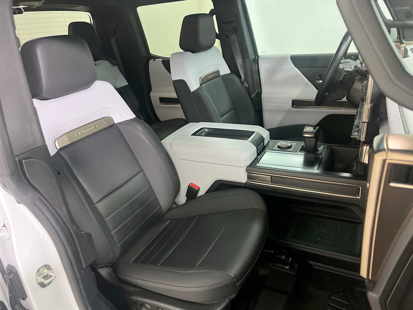 Thumbnail: 2022 GMC Hummer EV - 25