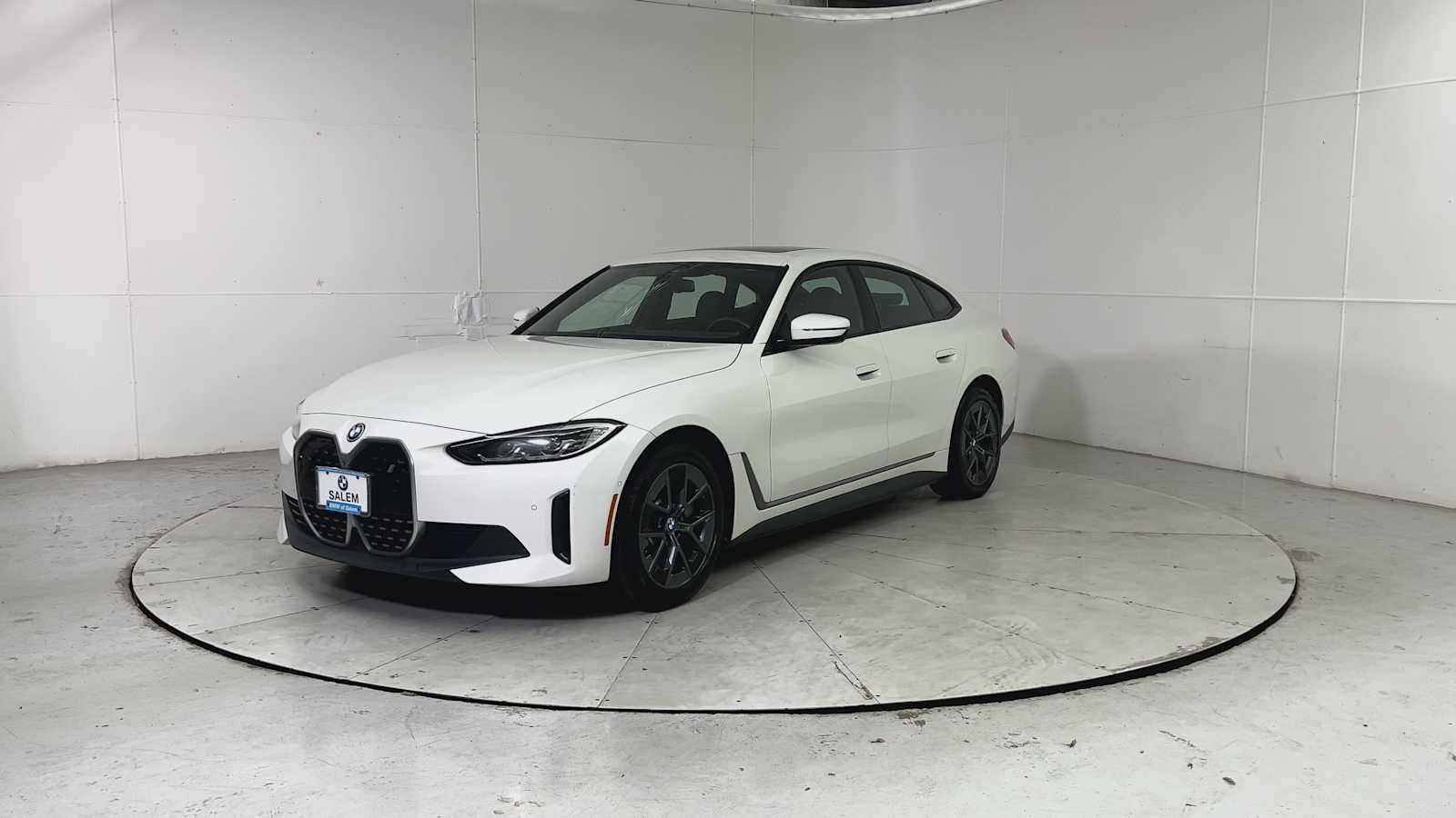 Thumbnail: 2023 BMW i4 - 6