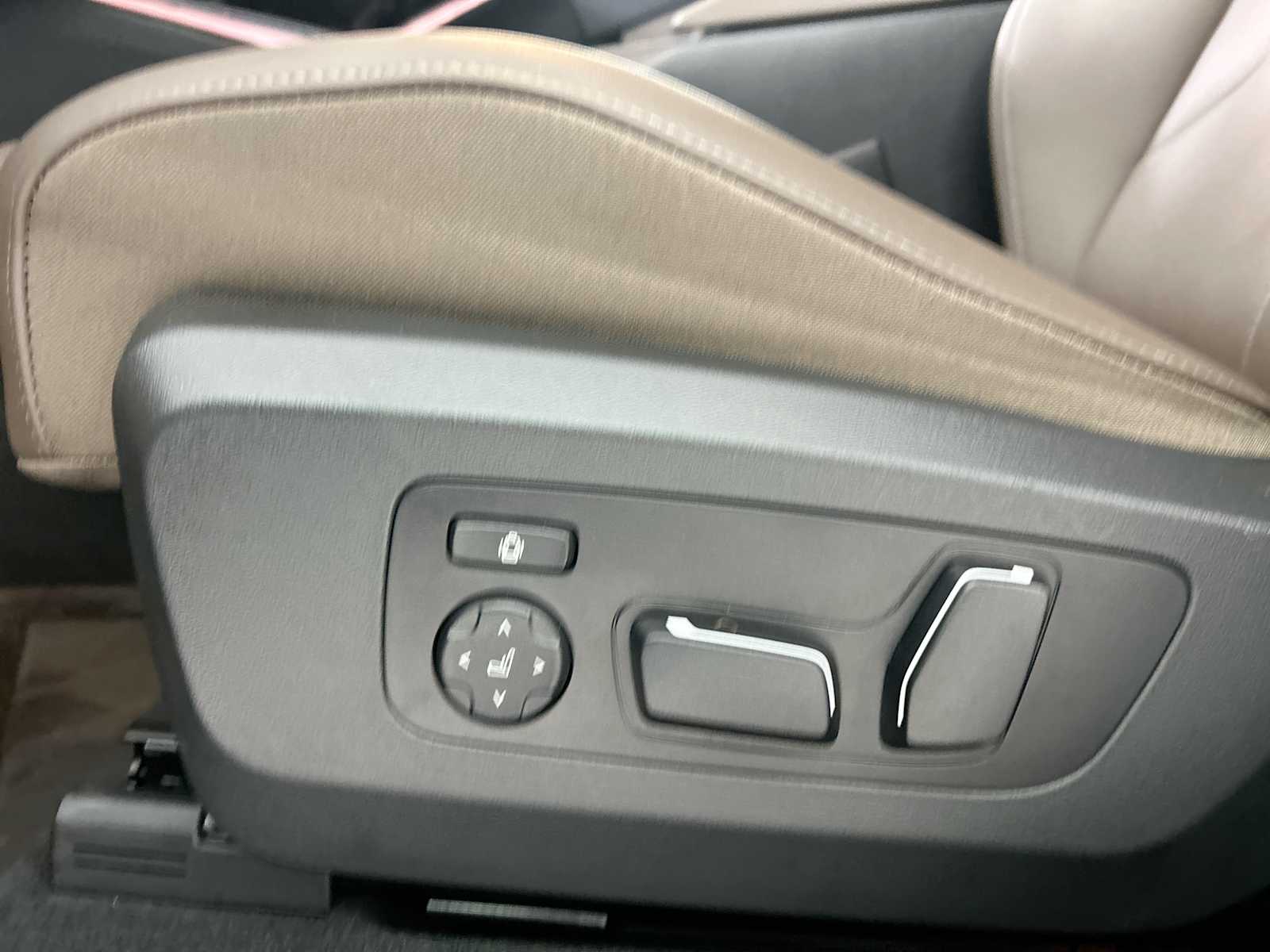 Thumbnail: 2025 BMW X3 - 14