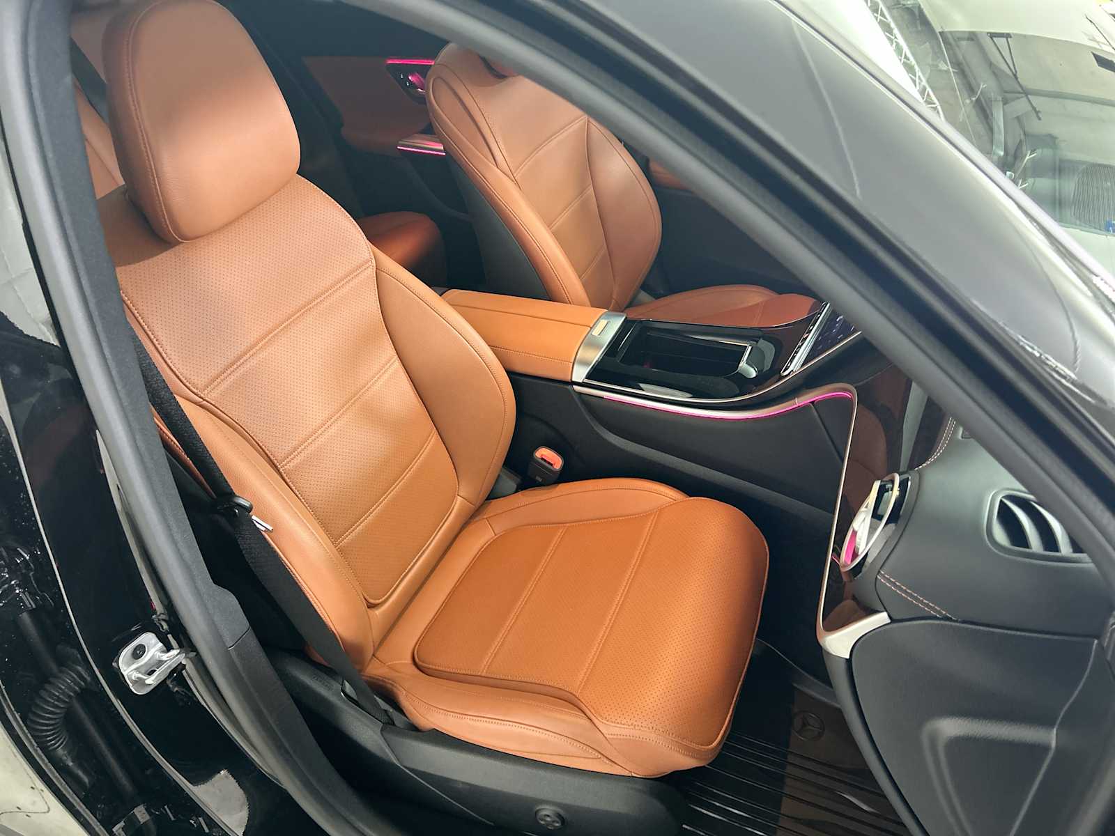 Thumbnail: 2023 Mercedes-Benz GLC - 26