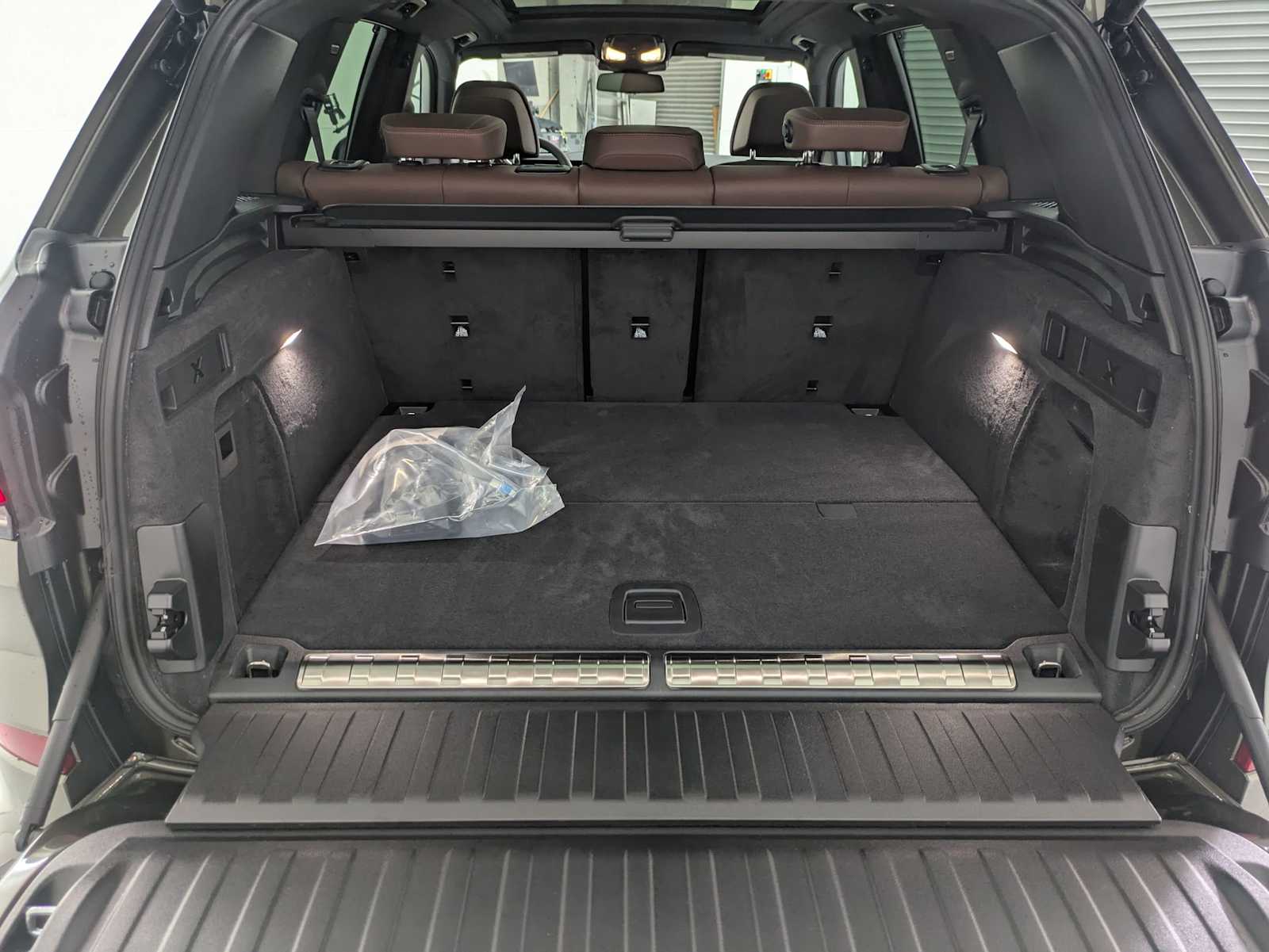 2026 BMW X5 xDrive50e 32