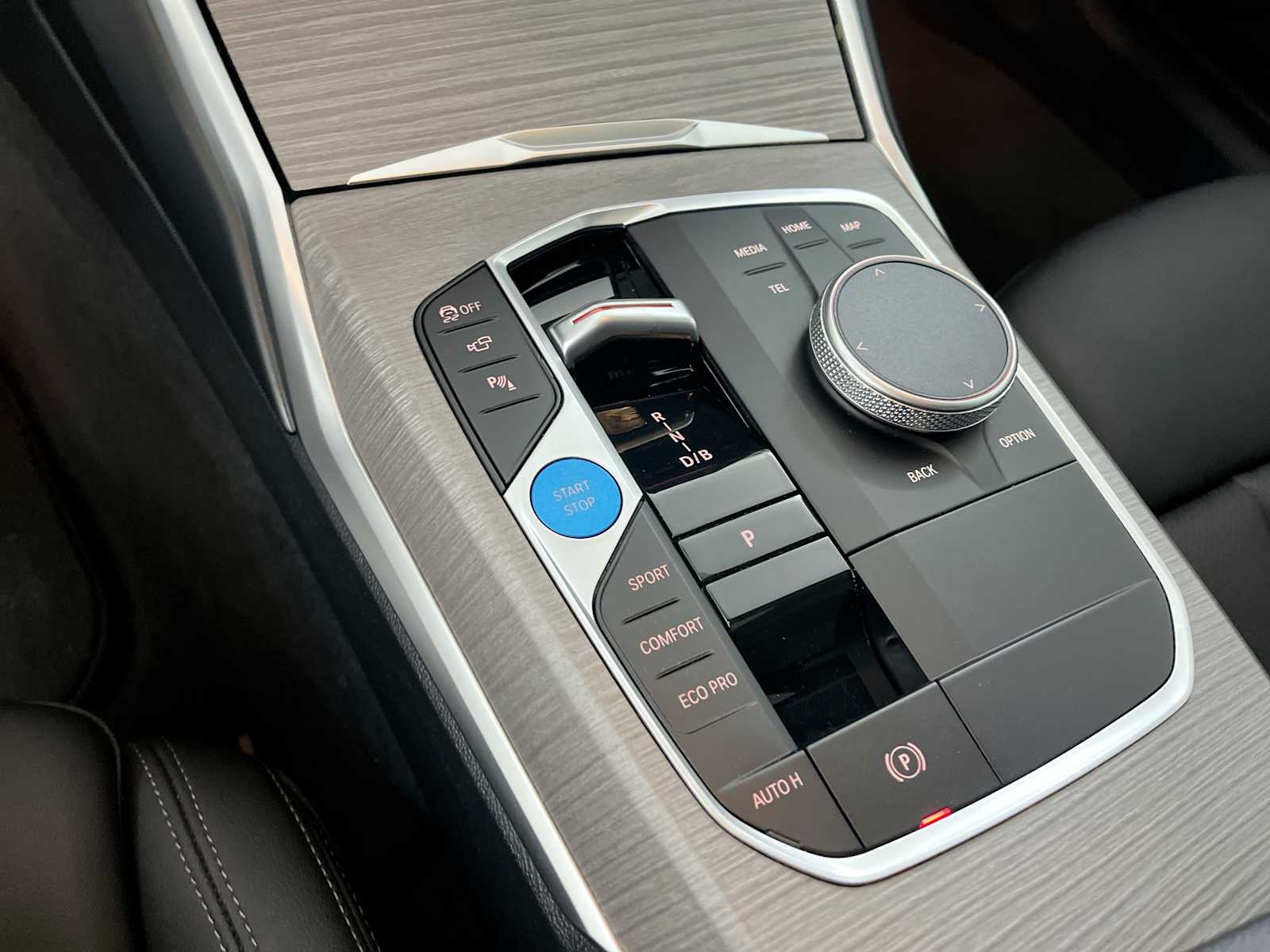 Thumbnail: 2025 BMW i4 - 22