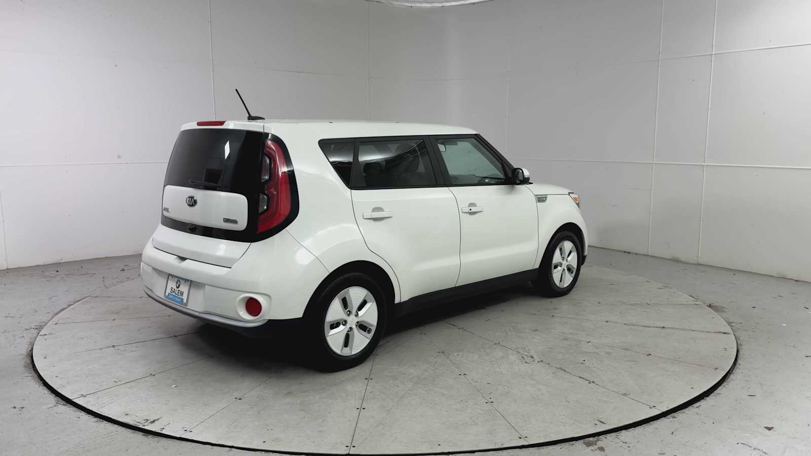 Used 2015 Kia Soul EV Base with VIN KNDJP3AE1F7002285 for sale in Salem, OR