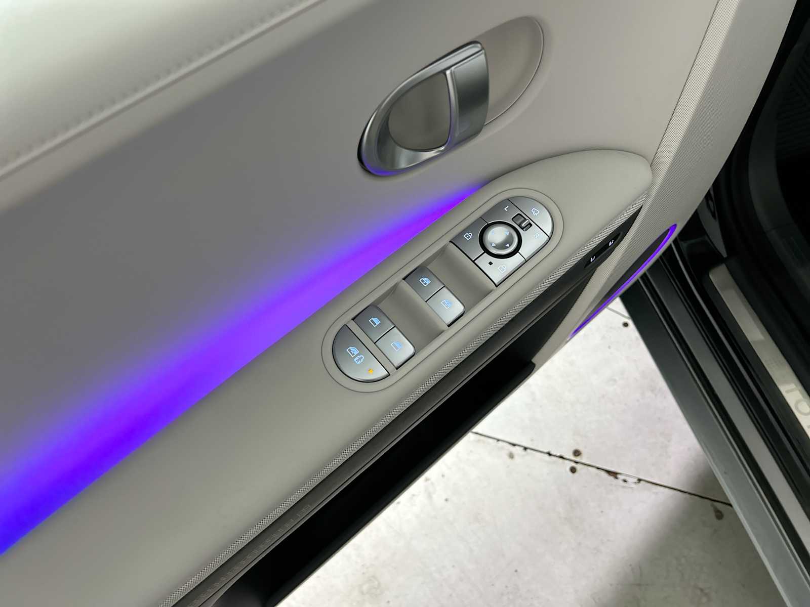 Thumbnail: 2024 Hyundai Ioniq 5 - 15