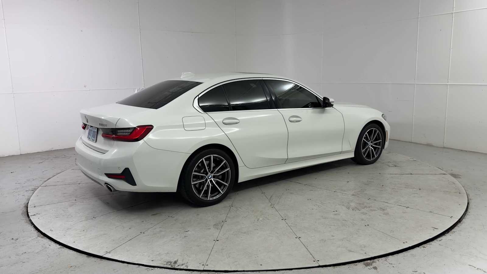 Thumbnail: 2019 BMW 3 Series - 2
