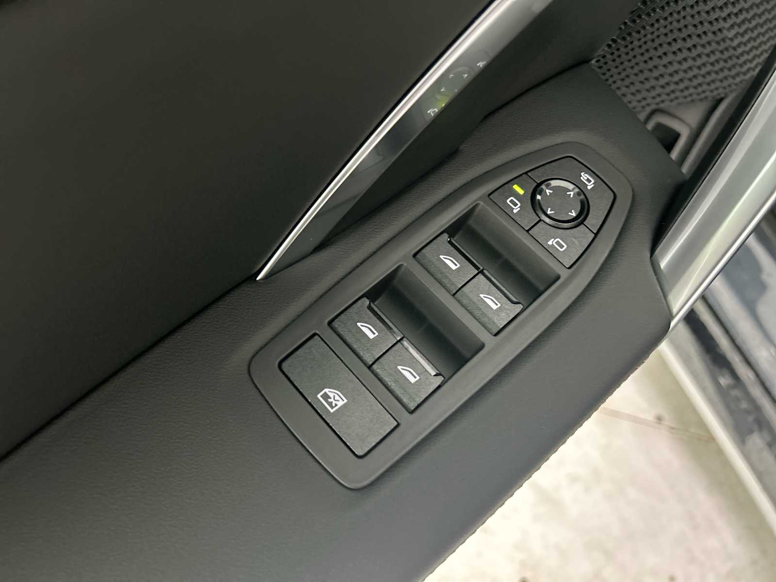 Thumbnail: 2026 BMW X1 - 15