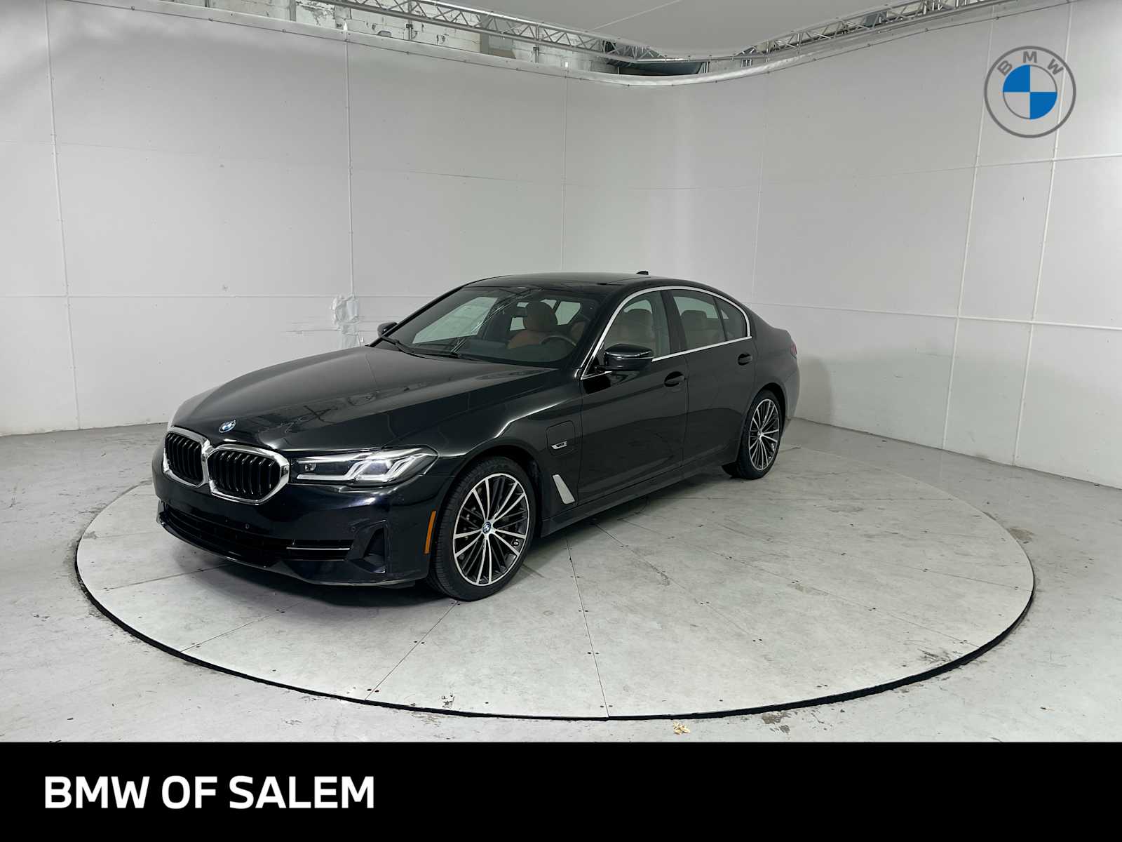 Thumbnail: 2023 BMW 5 Series - 1