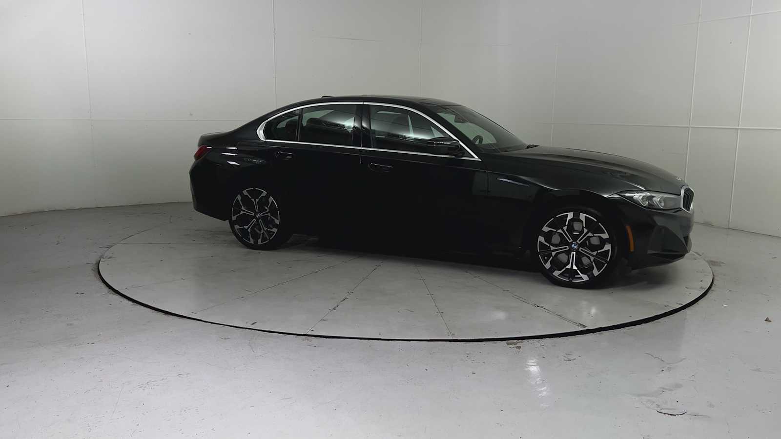2026 BMW 3 Series 330i - Photo 8