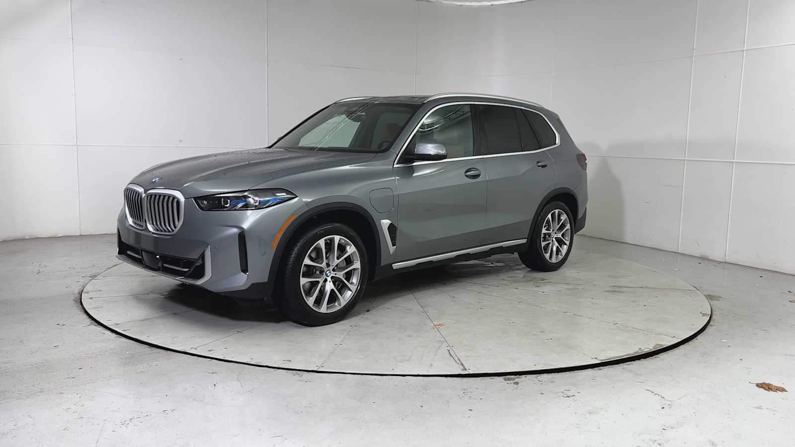 Thumbnail: 2026 BMW X5 - 6
