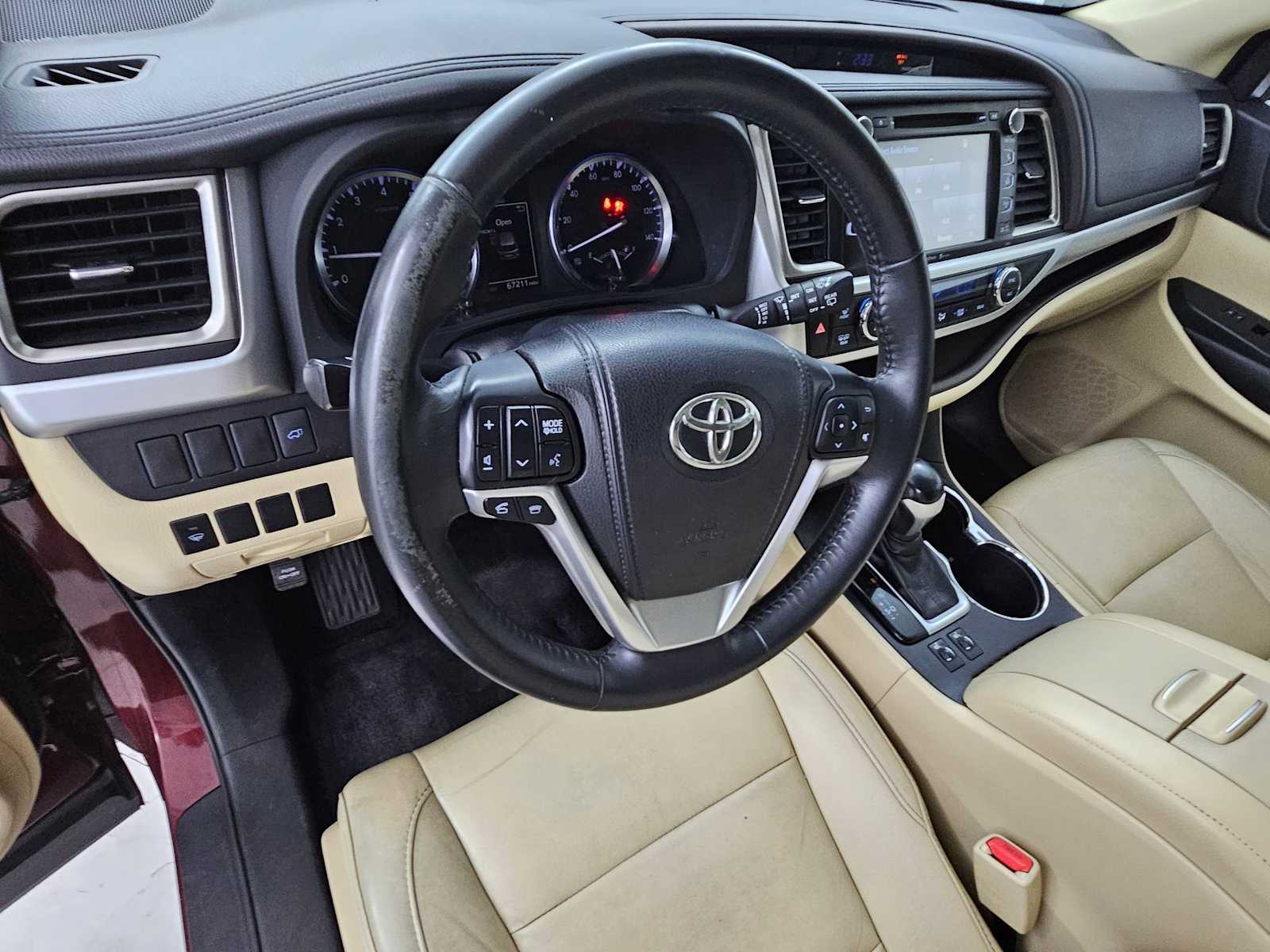 Thumbnail: 2015 Toyota Highlander - 12