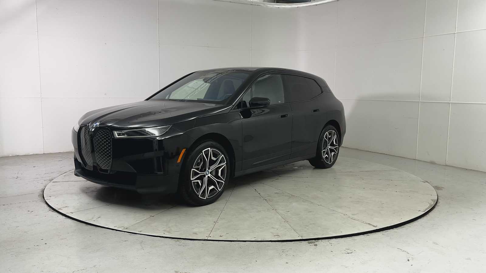 Thumbnail: 2024 BMW iX - 6