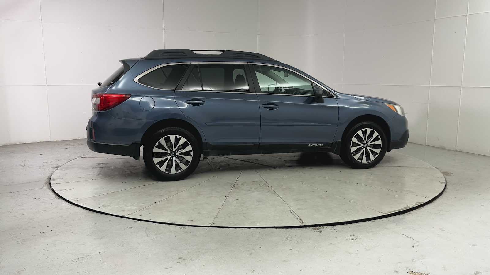 Thumbnail: 2015 Subaru Outback - 9