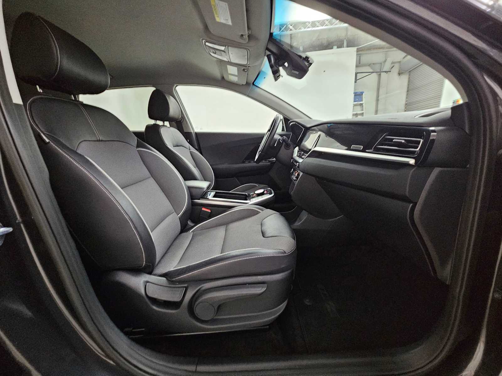 Thumbnail: 2022 Kia Niro - 20