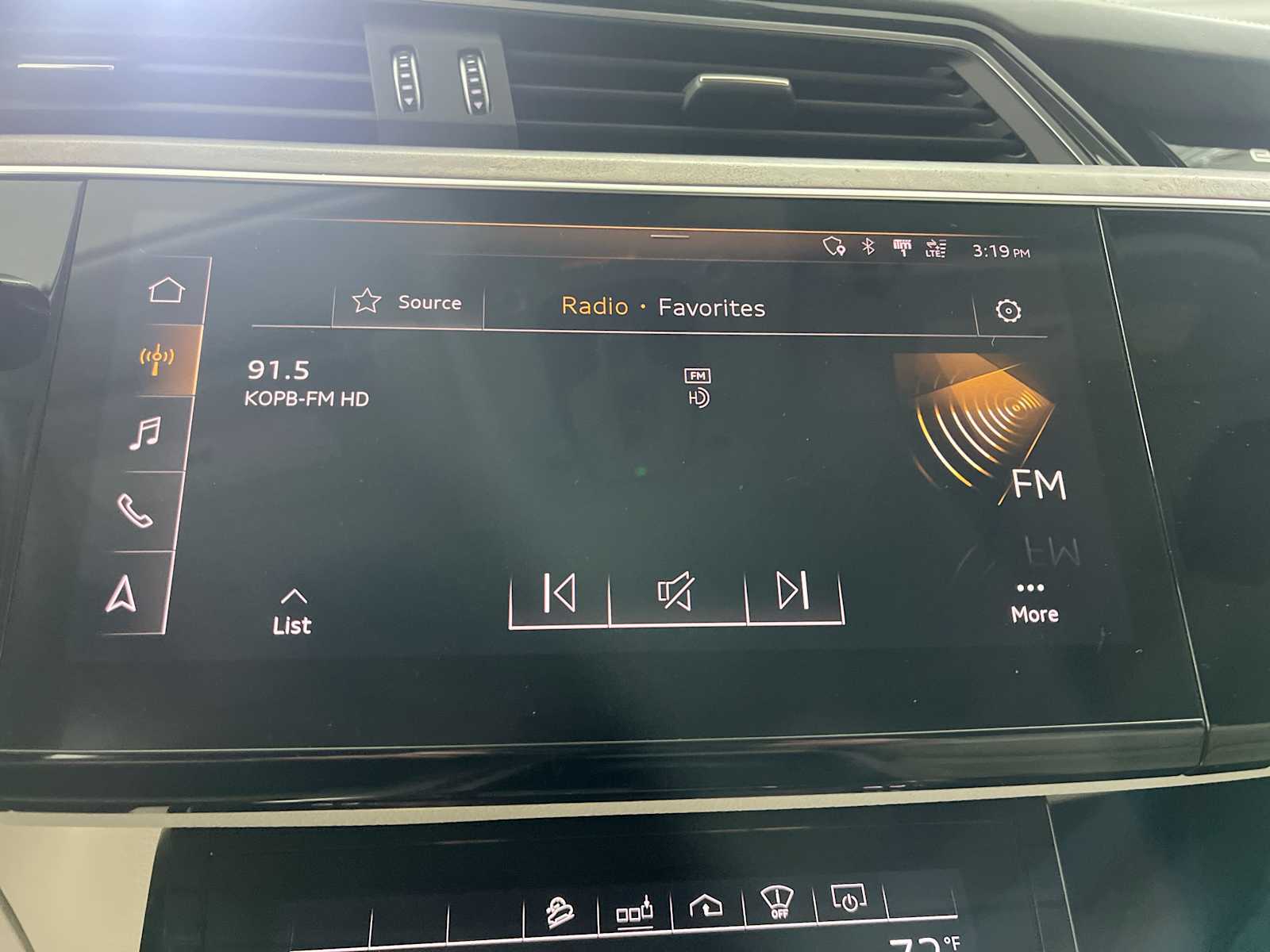 Thumbnail: 2019 Audi e-tron - 18