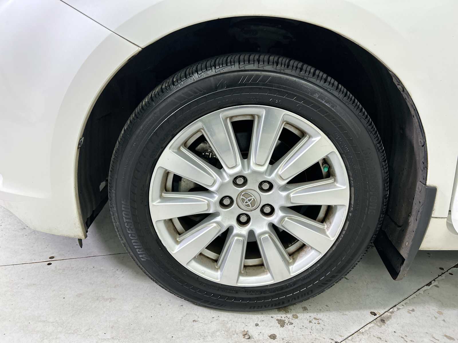 Thumbnail: 2017 Toyota Sienna - 19