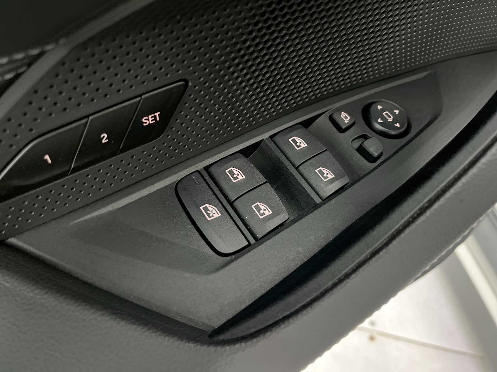 Thumbnail: 2023 BMW i4 - 15