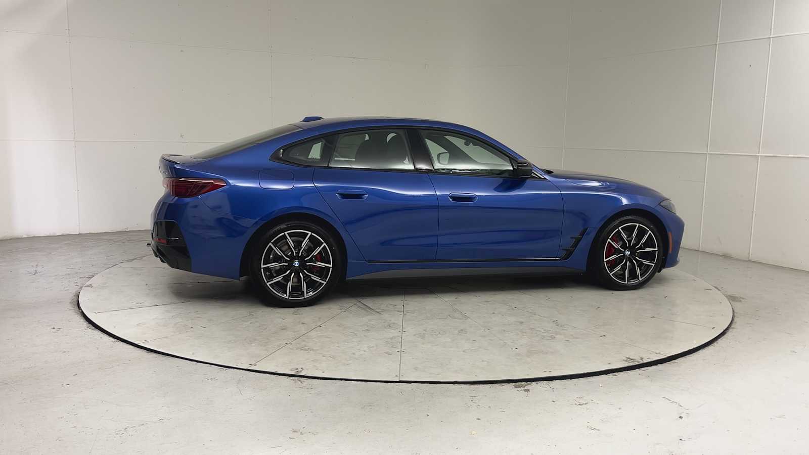 Thumbnail: 2026 BMW i4 - 9