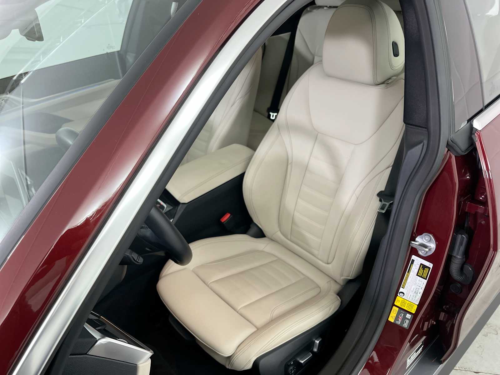 Thumbnail: 2023 BMW i4 - 19