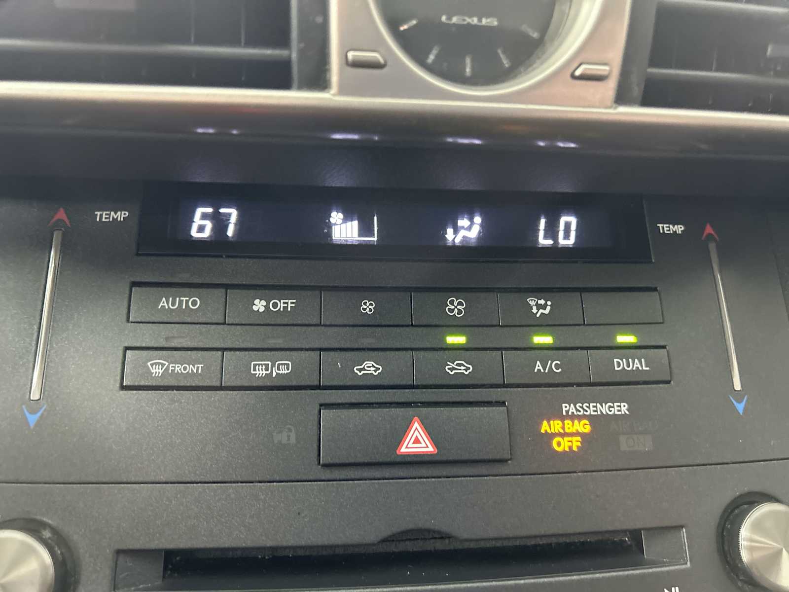 Thumbnail: 2016 Lexus IS - 17