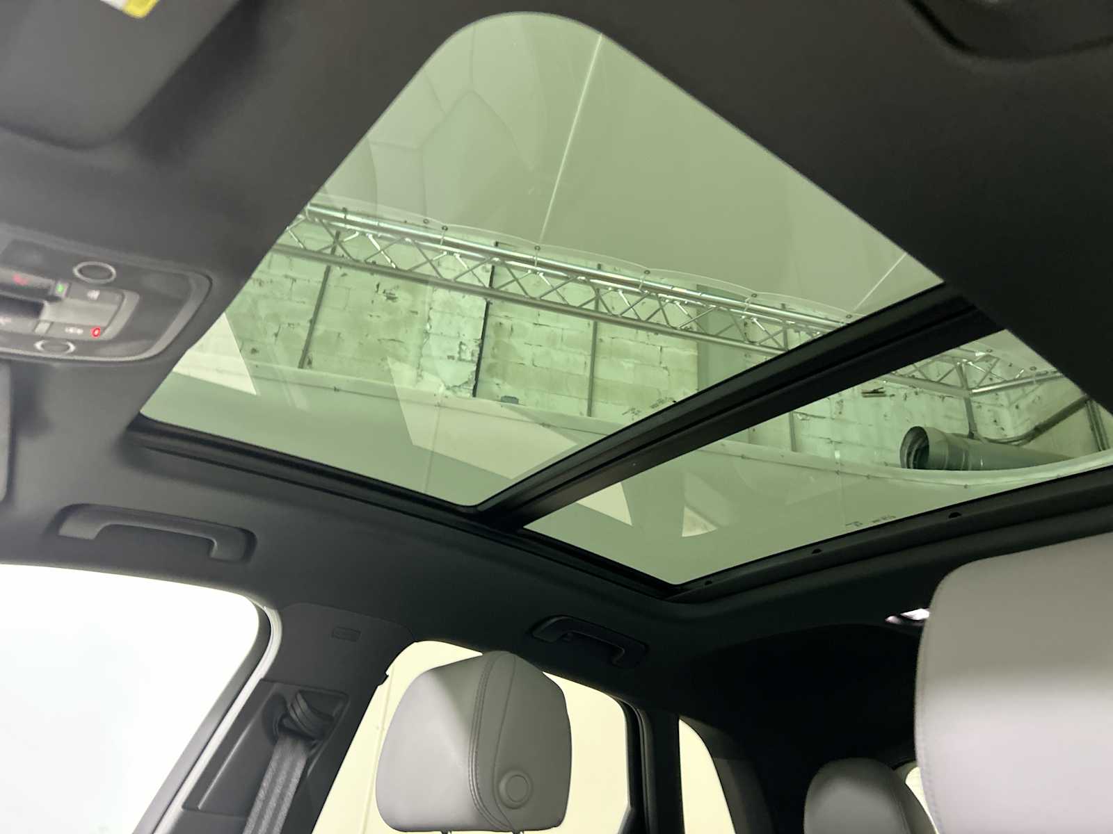 Thumbnail: 2025 Audi Q3 - 16