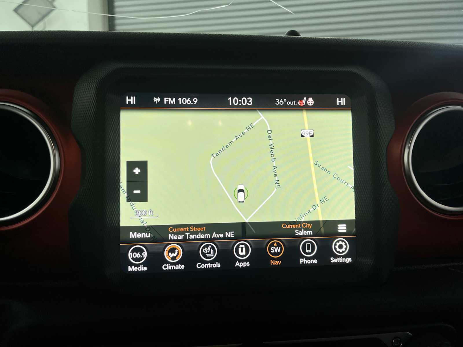 Thumbnail: 2021 Jeep Gladiator - 19