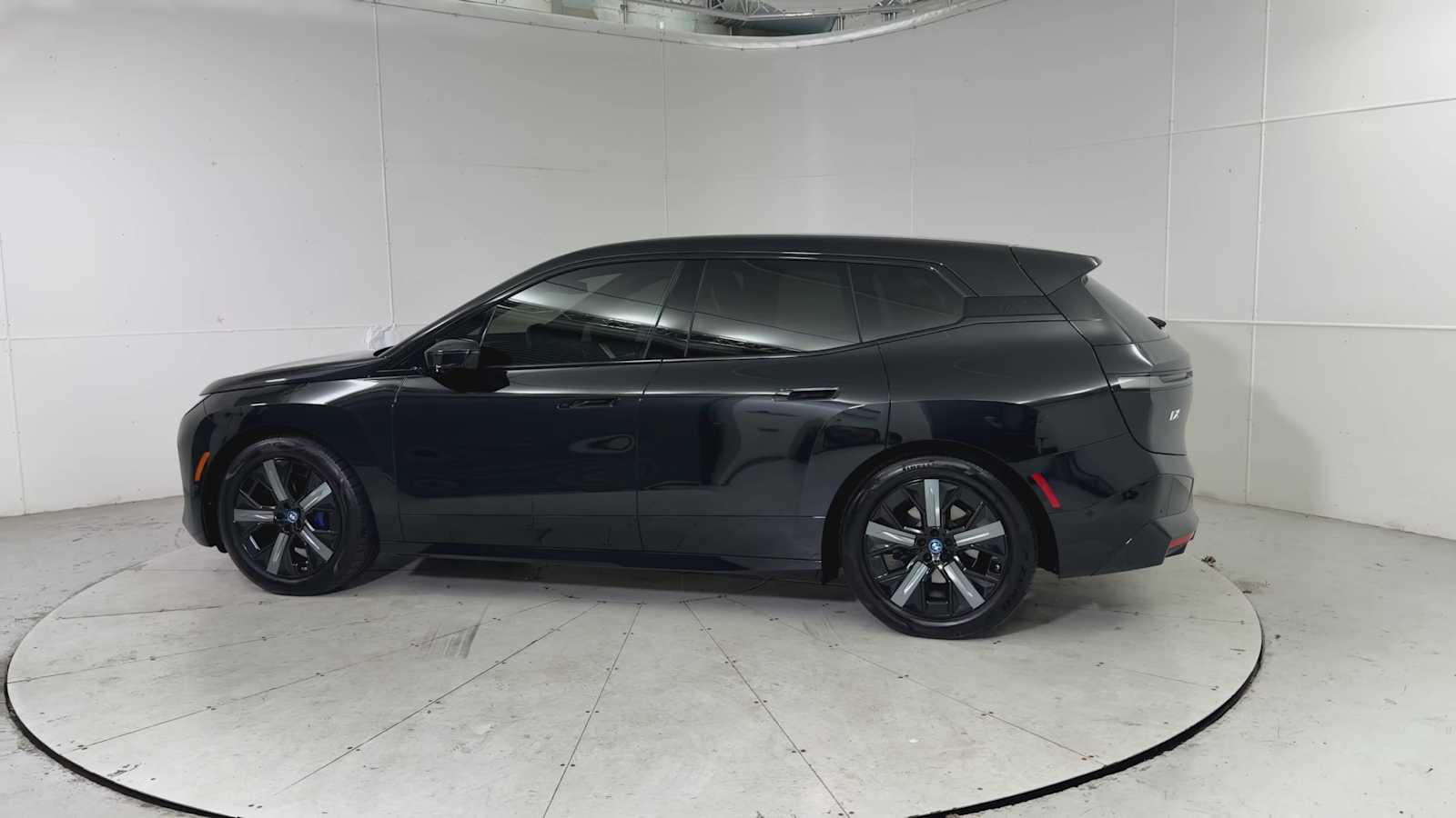 Thumbnail: 2023 BMW iX - 5