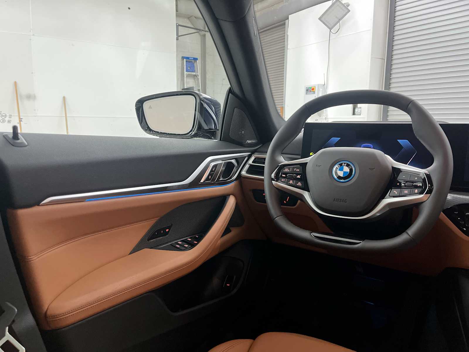 Thumbnail: 2026 BMW i4 - 15