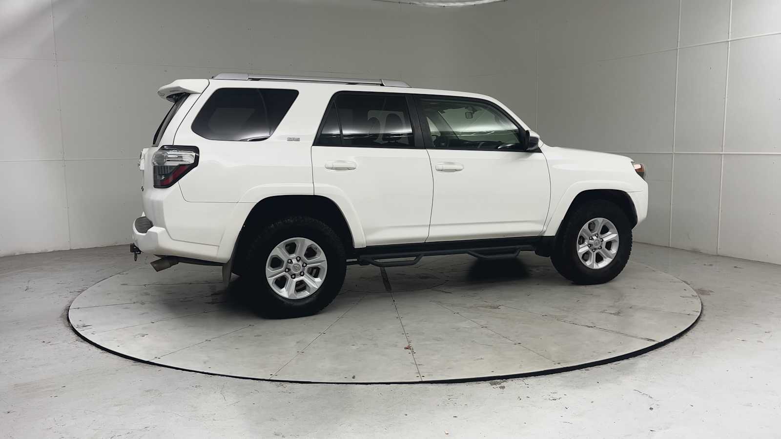 Thumbnail: 2016 Toyota 4Runner - 8