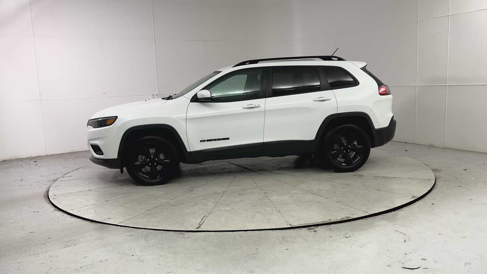 Thumbnail: 2019 Jeep Cherokee - 5