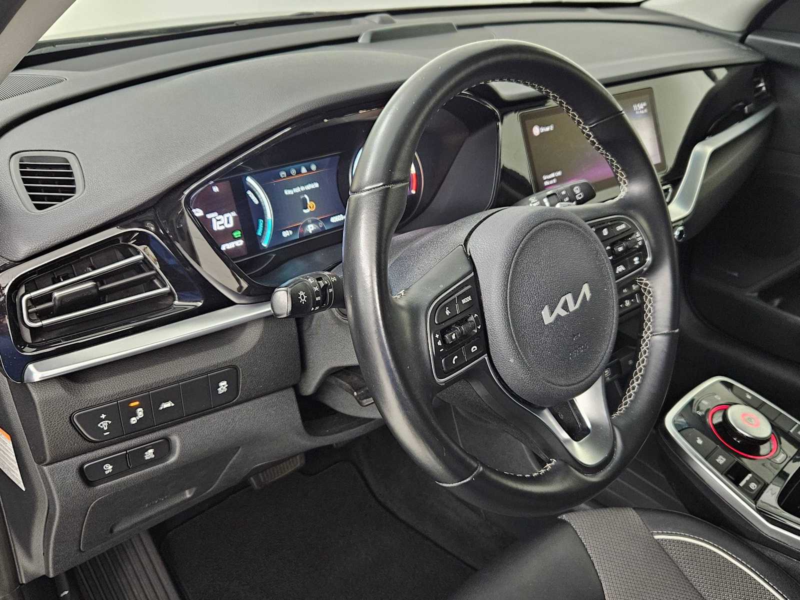 Thumbnail: 2022 Kia Niro - 3