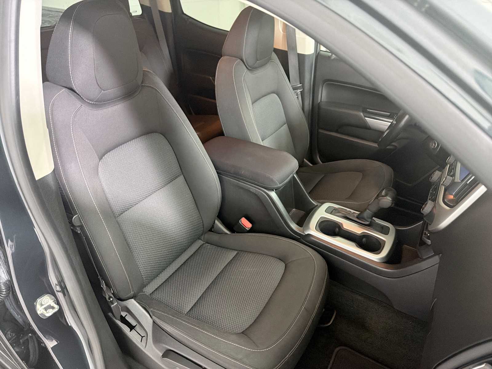 Thumbnail: 2018 Chevrolet Colorado - 24