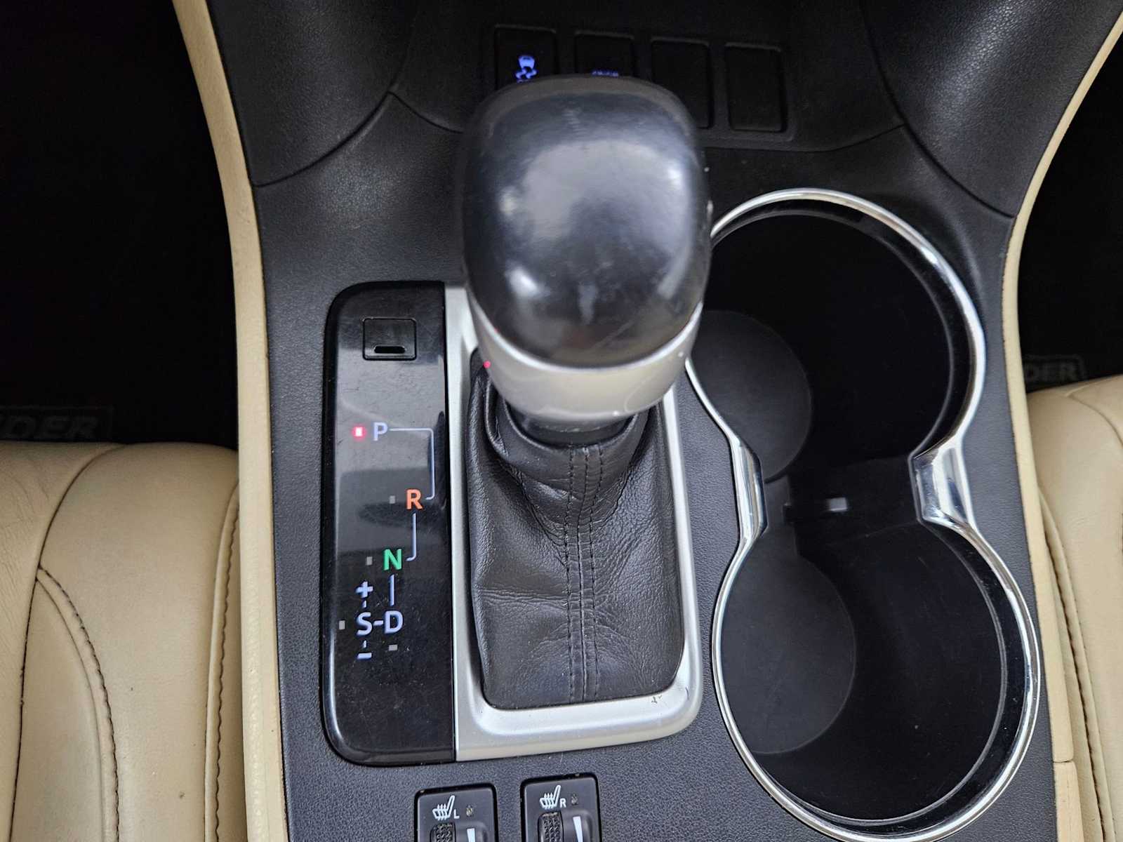 Thumbnail: 2015 Toyota Highlander - 17
