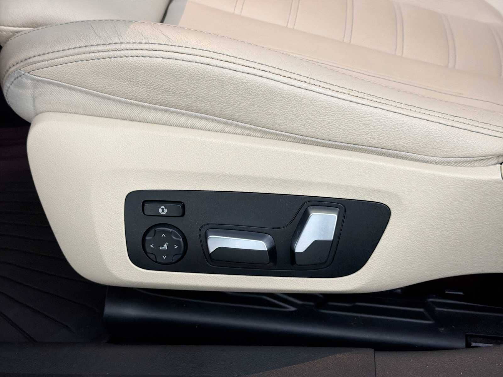 Thumbnail: 2019 BMW 3 Series - 14