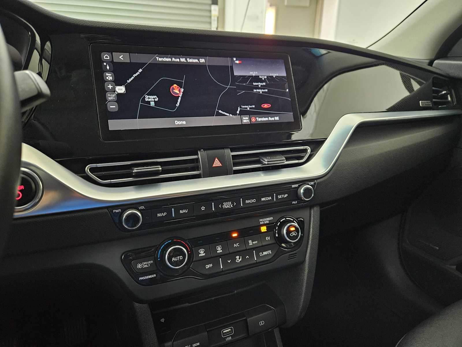 Thumbnail: 2022 Kia Niro - 26