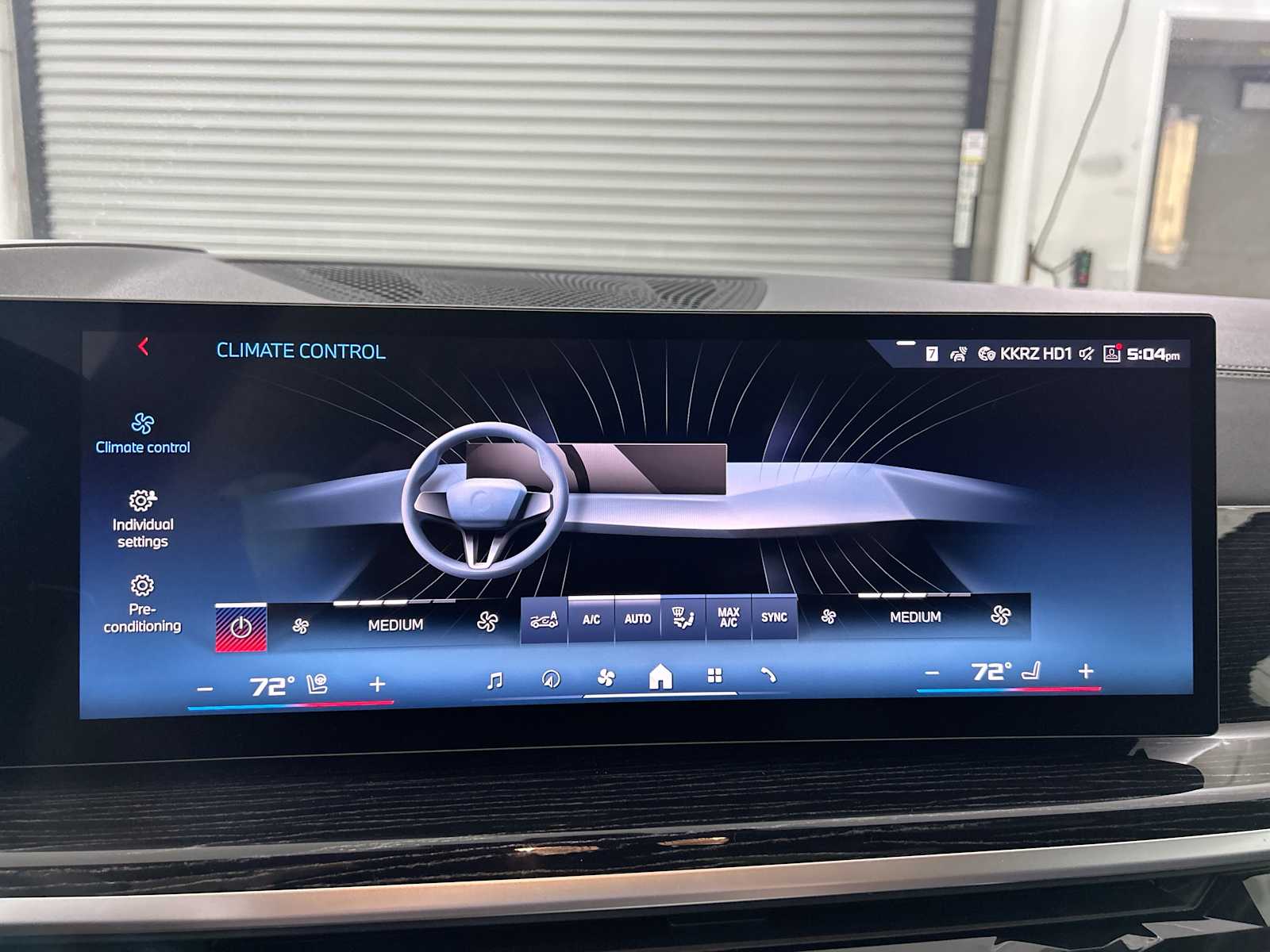 Thumbnail: 2026 BMW X7 - 17