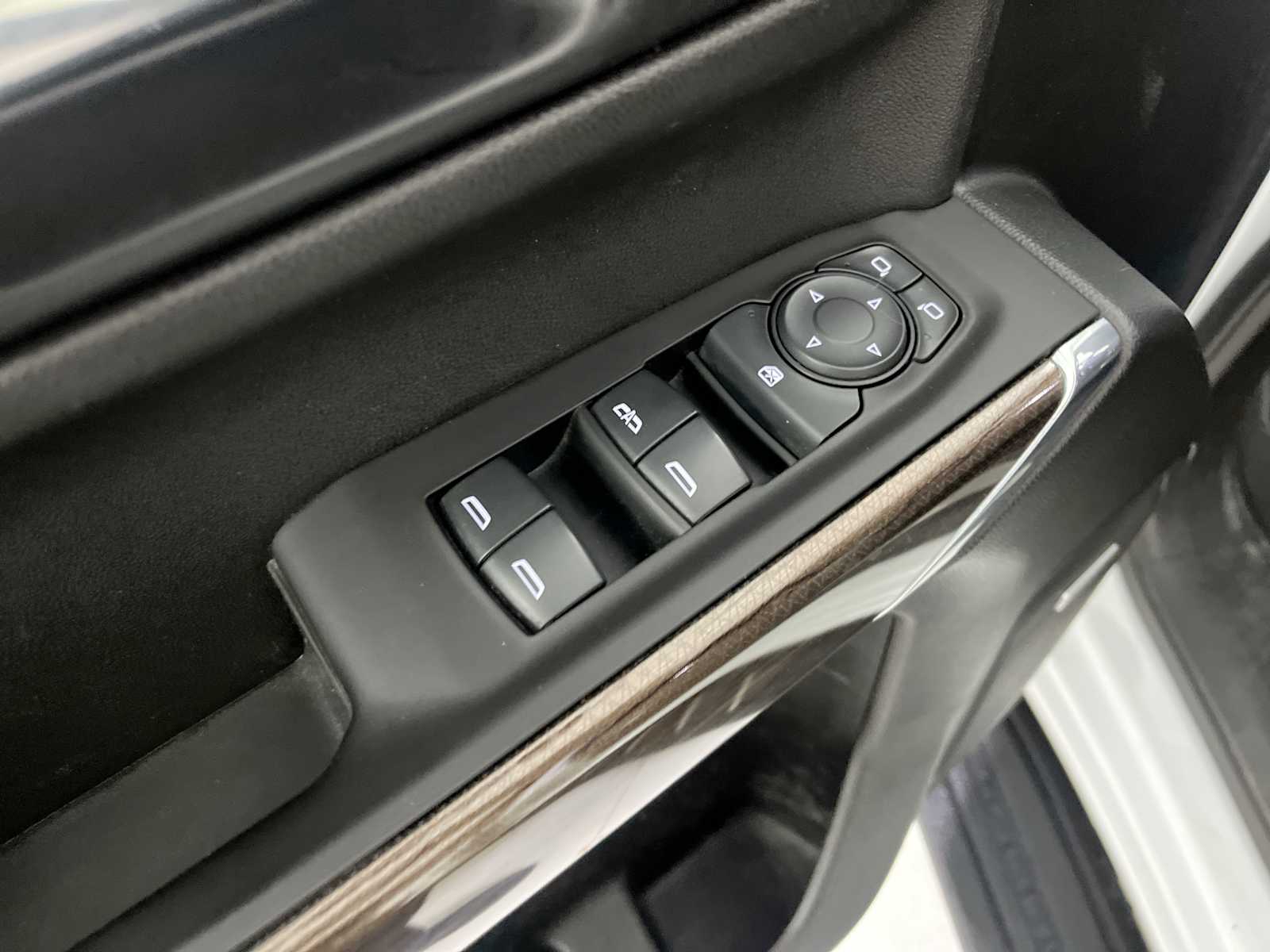 Thumbnail: 2021 Chevrolet Silverado 1500 - 21