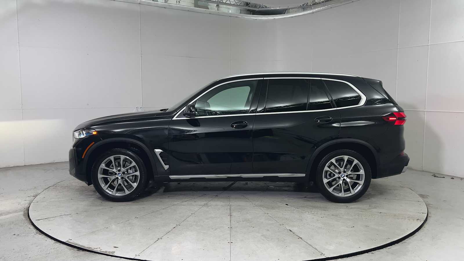 Thumbnail: 2024 BMW X5 - 5