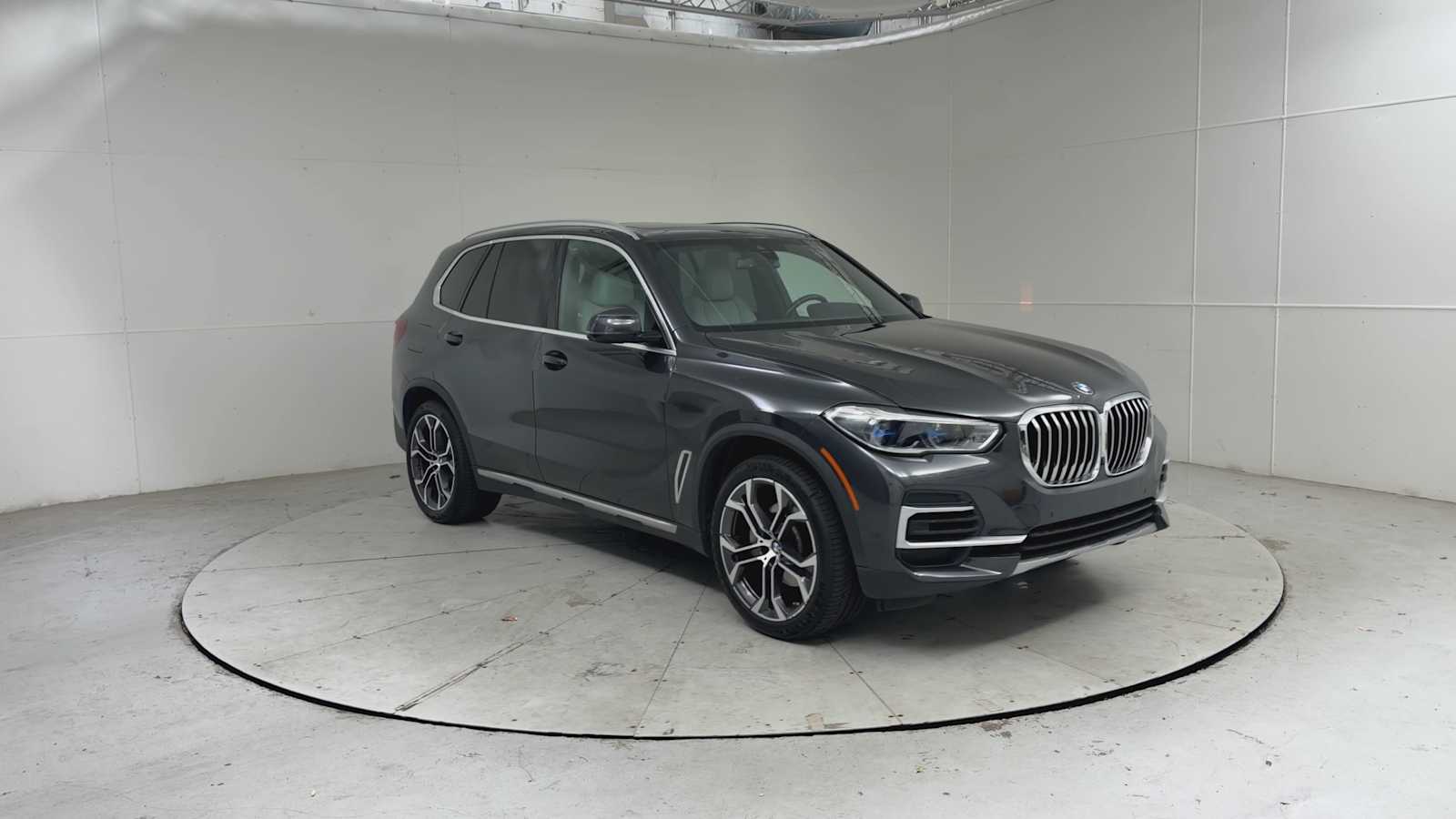 Thumbnail: 2023 BMW X5 - 7